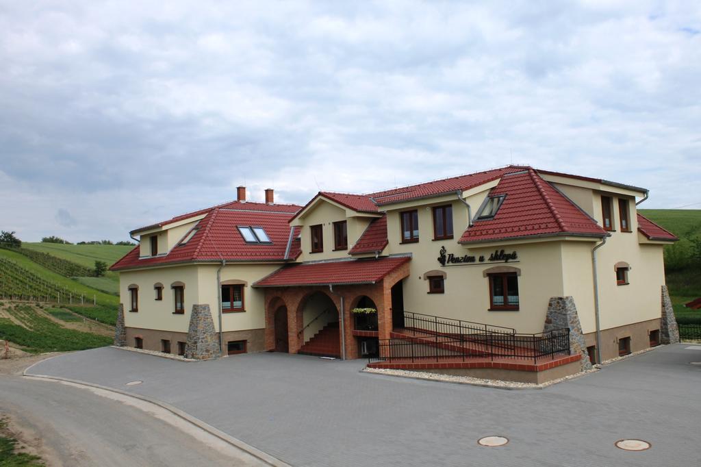 Готель Penzion U Sklepu Hovorany Екстер'єр фото